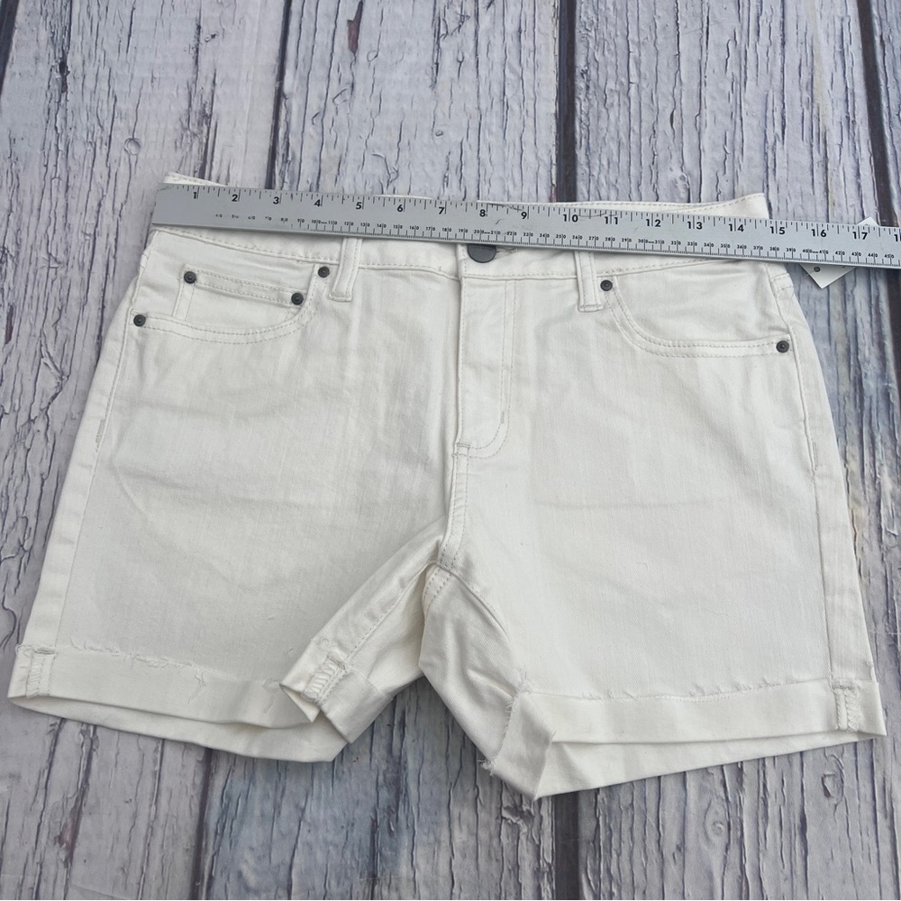 Daily Ritual Women's White(Cream) Denim Turn-Cuff Shorts Size 27 - Picture 4 of 13